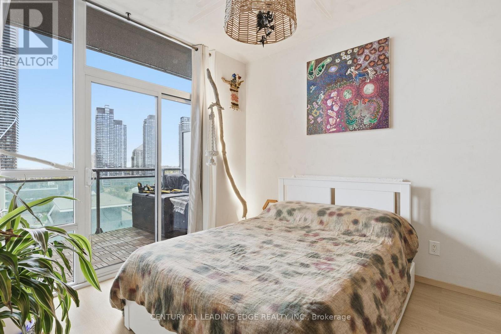 1201 - 16 Brookers Lane, Toronto, Ontario  M8V 0A5 - Photo 14 - W12485709