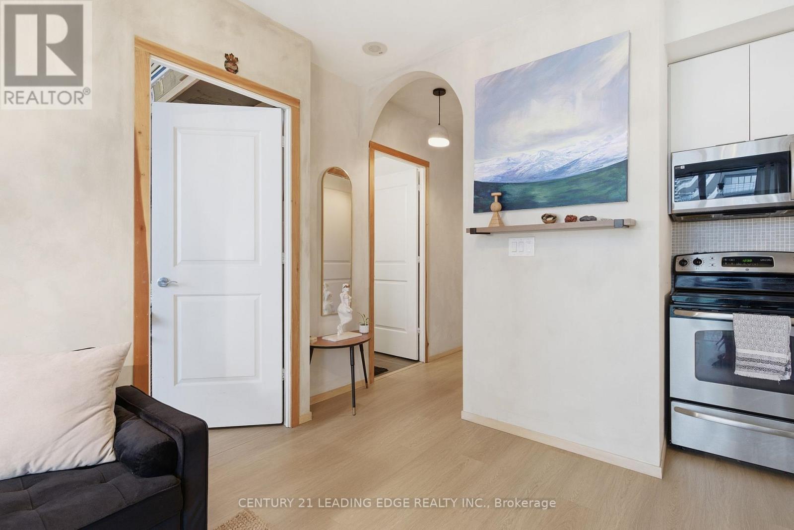 1201 - 16 Brookers Lane, Toronto, Ontario  M8V 0A5 - Photo 9 - W12485709