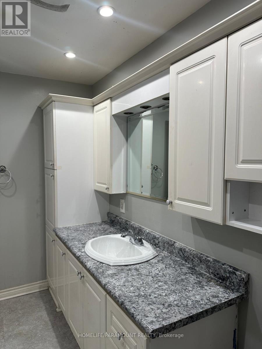 Front Unit - 151 Morton Way, Brampton, Ontario  L6Y 2P7 - Photo 17 - W12485732