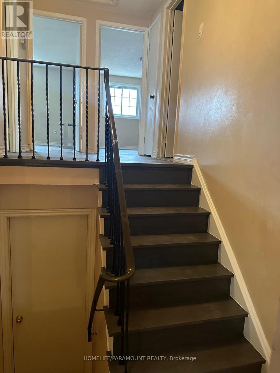 Front Unit - 151 Morton Way, Brampton, Ontario  L6Y 2P7 - Photo 2 - W12485732