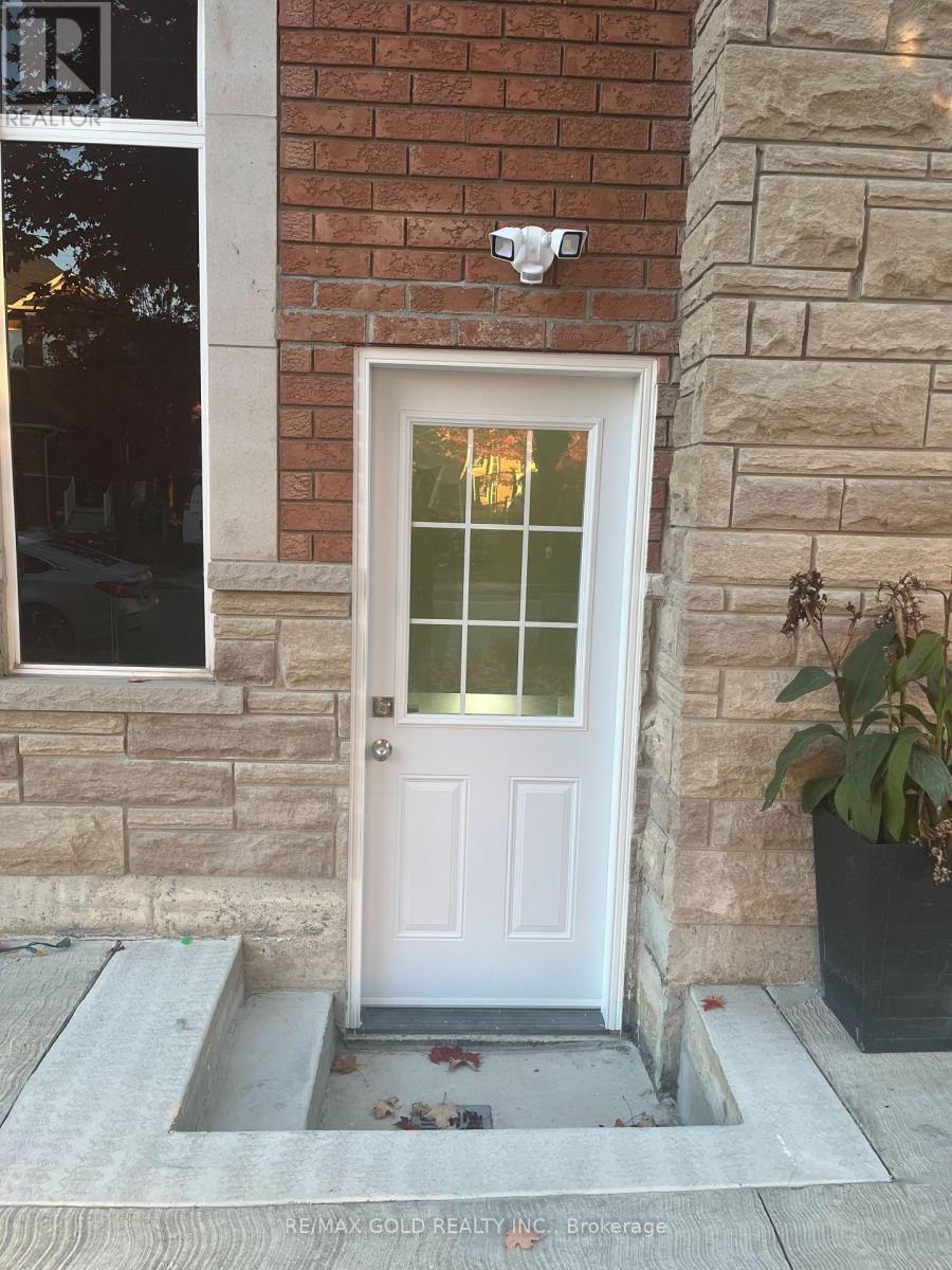 28 Clearjoy Street, Brampton, Ontario  L6V 4N7 - Photo 2 - W12485749