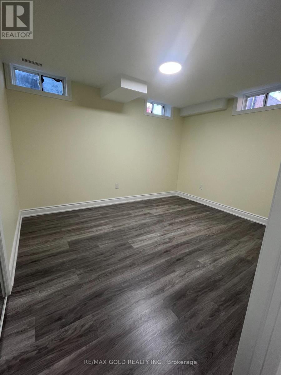 28 Clearjoy Street, Brampton, Ontario  L6V 4N7 - Photo 7 - W12485749