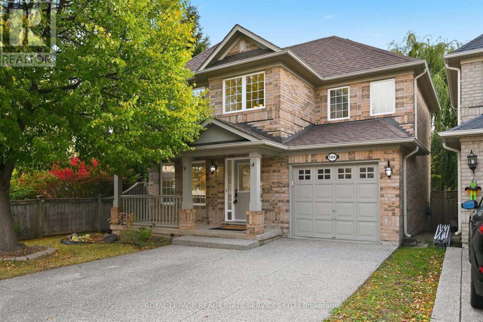 1324 Ashwood Terrace, Oakville, Ontario  L6M 4A7 - Photo 4 - W12485756