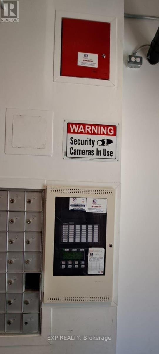 2480 Dundas Street W, Toronto (High Park North), Ontario  M6P 1W9 - Photo 35 - W12485761