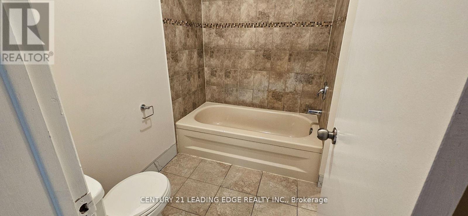 Upper - 39 Mallard Crescent, Brampton, Ontario  L6S 2T7 - Photo 24 - W12485784