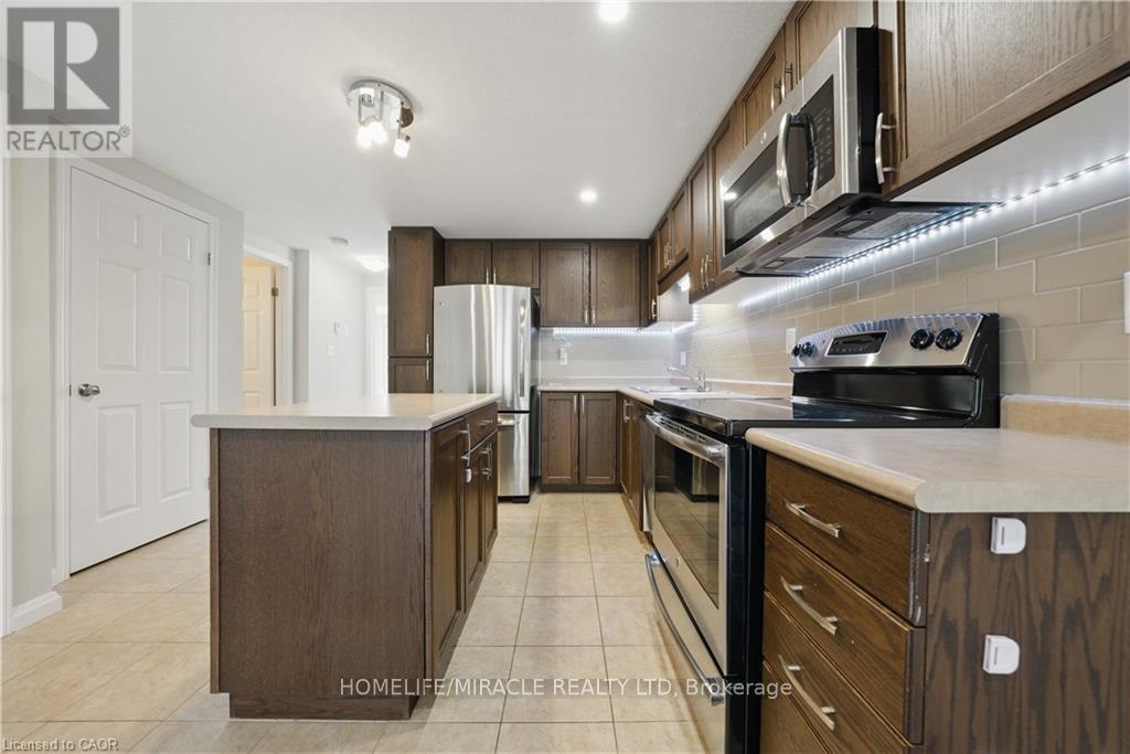 A - 31 Sienna Street, Kitchener, Ontario  N2R 0H8 - Photo 7 - X12485669