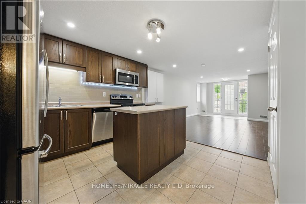 A - 31 Sienna Street, Kitchener, Ontario  N2R 0H8 - Photo 8 - X12485669