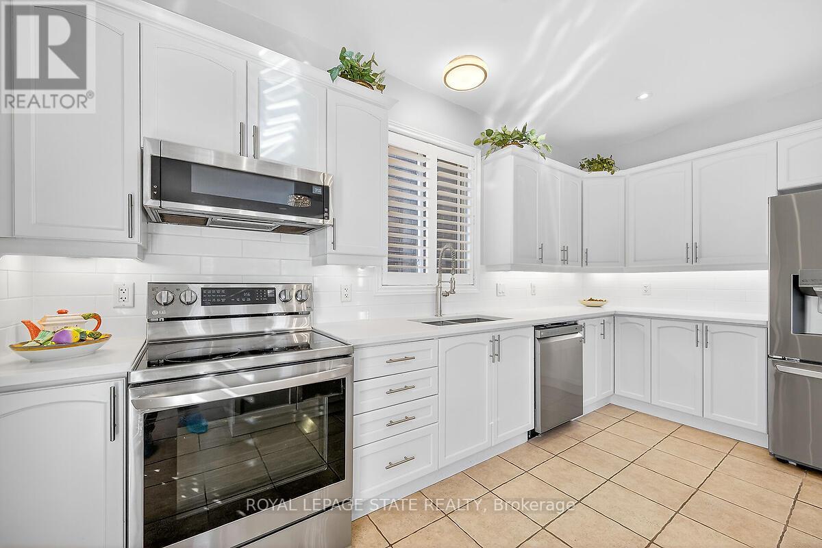 3 Sasha Court, Hamilton, Ontario  L8E 0A3 - Photo 10 - X12485731