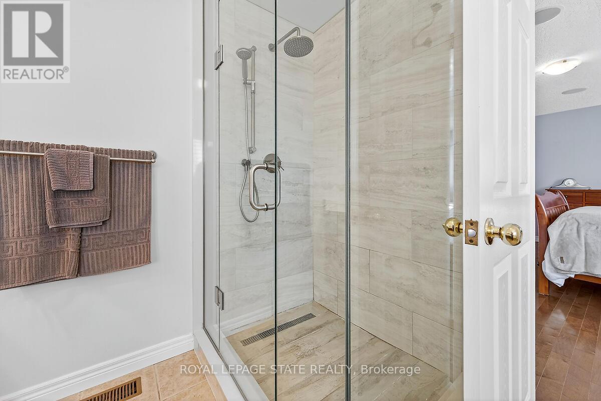 3 Sasha Court, Hamilton, Ontario  L8E 0A3 - Photo 31 - X12485731