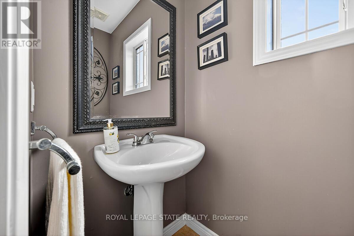 3 Sasha Court, Hamilton, Ontario  L8E 0A3 - Photo 42 - X12485731