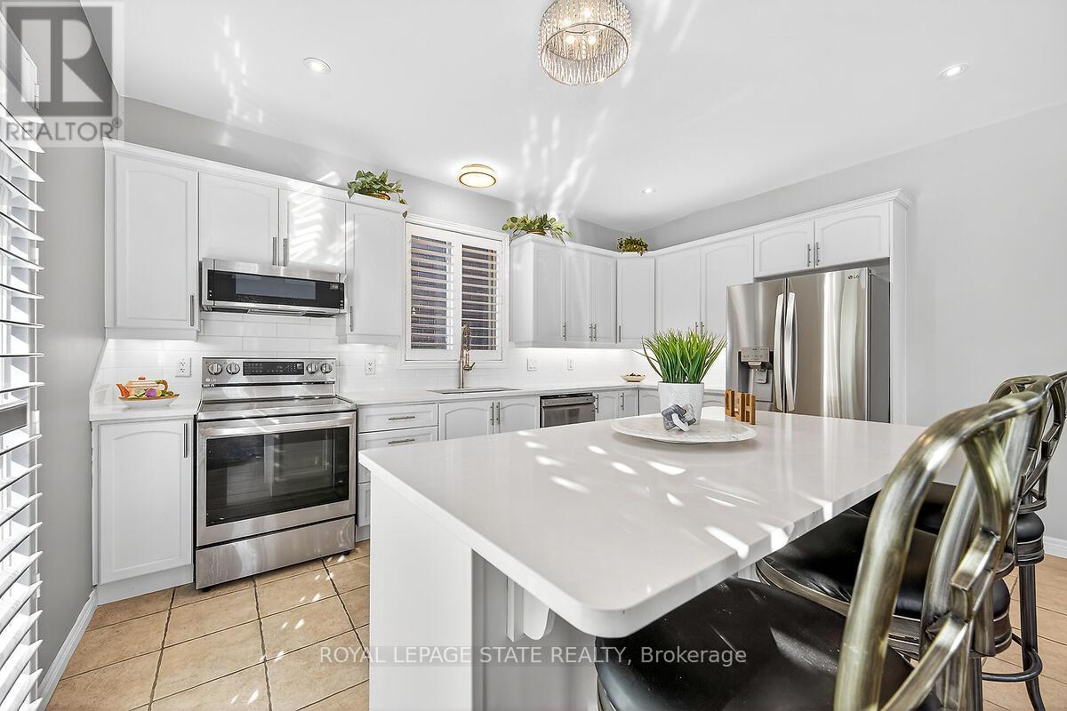 3 Sasha Court, Hamilton, Ontario  L8E 0A3 - Photo 9 - X12485731