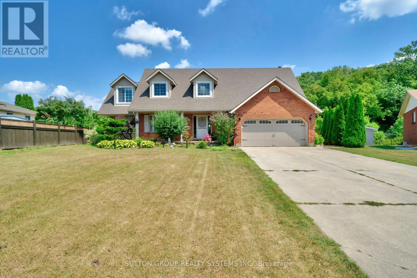 8017 Hampton Court, Niagara Falls, Ontario  L2H 2R4 - Photo 2 - X12485739