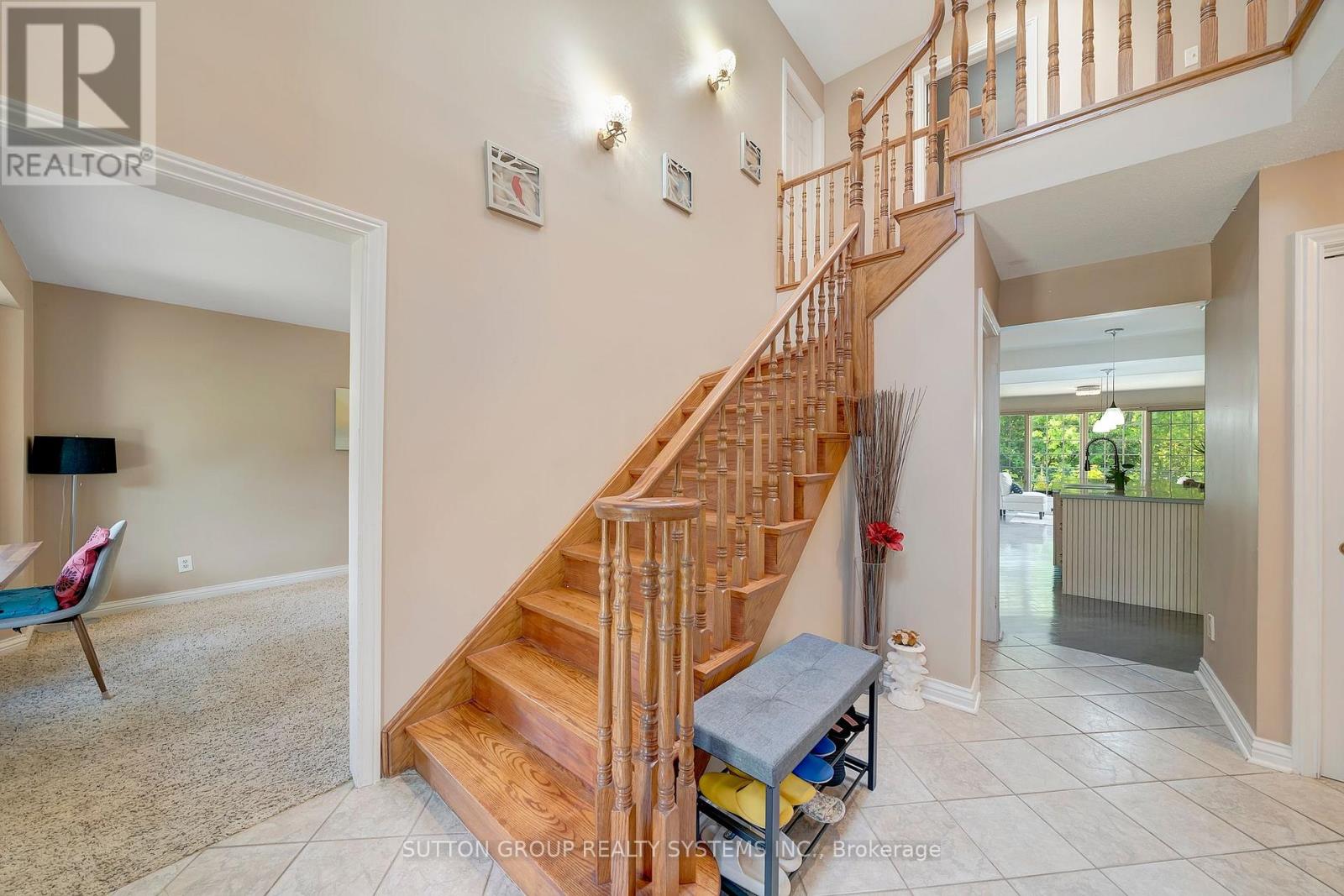 8017 Hampton Court, Niagara Falls, Ontario  L2H 2R4 - Photo 3 - X12485739