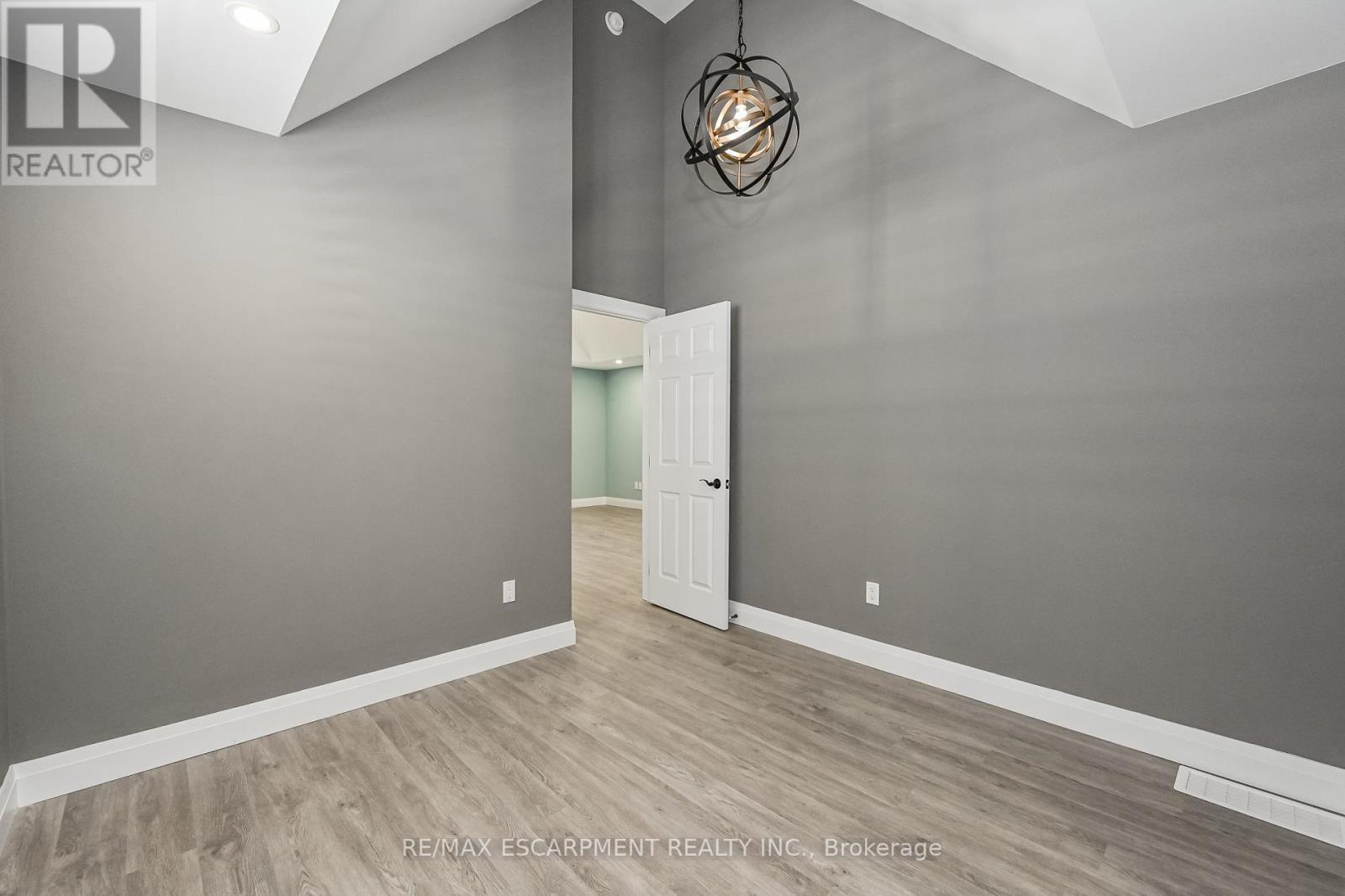 95 Houghton Avenue N, Hamilton, Ontario  L8H 4L5 - Photo 20 - X12485745