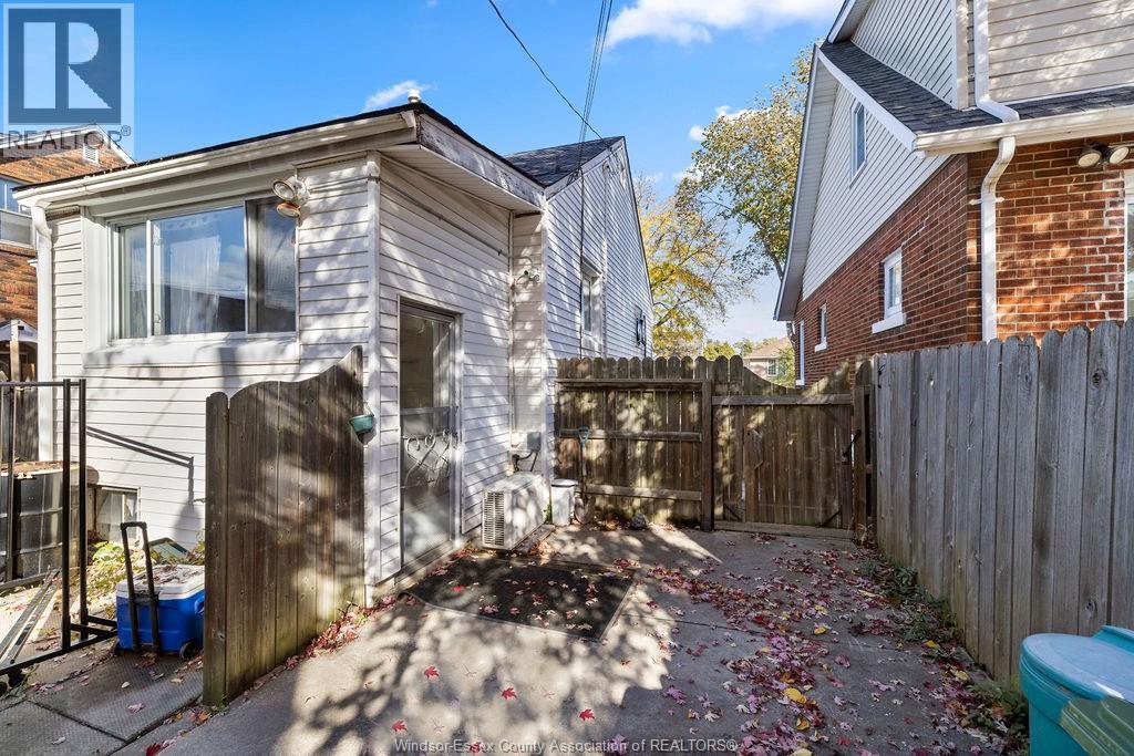 1851 Hickory, Windsor, Ontario  N8W 3X3 - Photo 15 - 25027372