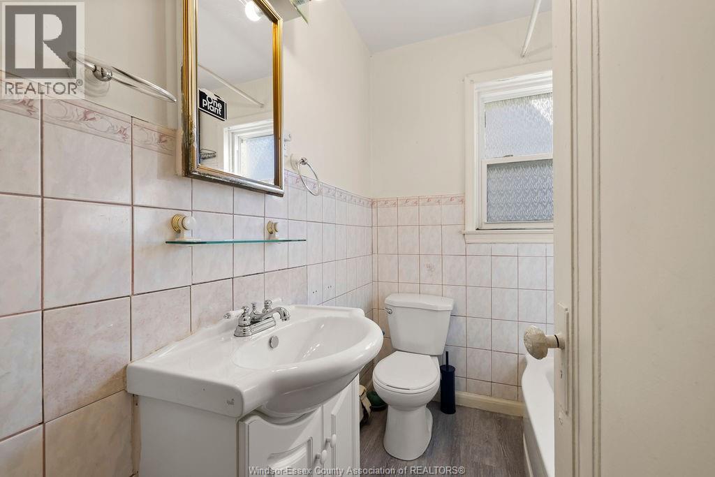 1851 Hickory, Windsor, Ontario  N8W 3X3 - Photo 8 - 25027372