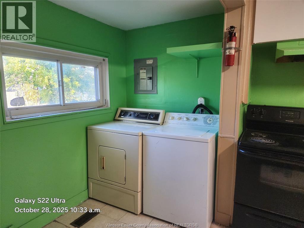 361 Josephine, Windsor, Ontario  N9B 2K9 - Photo 9 - 25027369