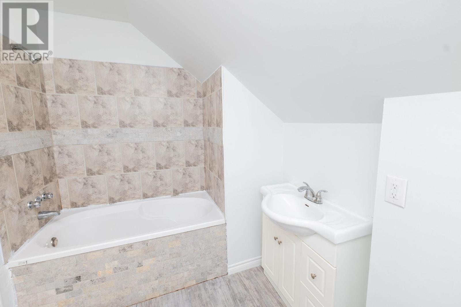 55 Grosvenor Ave, Sault Ste. Marie, Ontario  P6B 2L8 - Photo 27 - SM252353