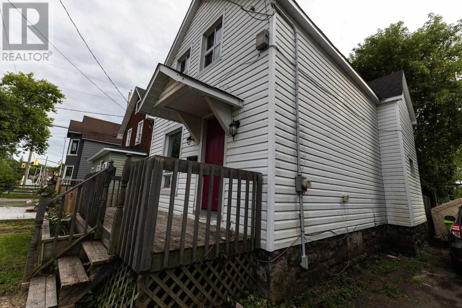 55 Grosvenor Ave, Sault Ste. Marie, Ontario  P6B 2L8 - Photo 3 - SM252353