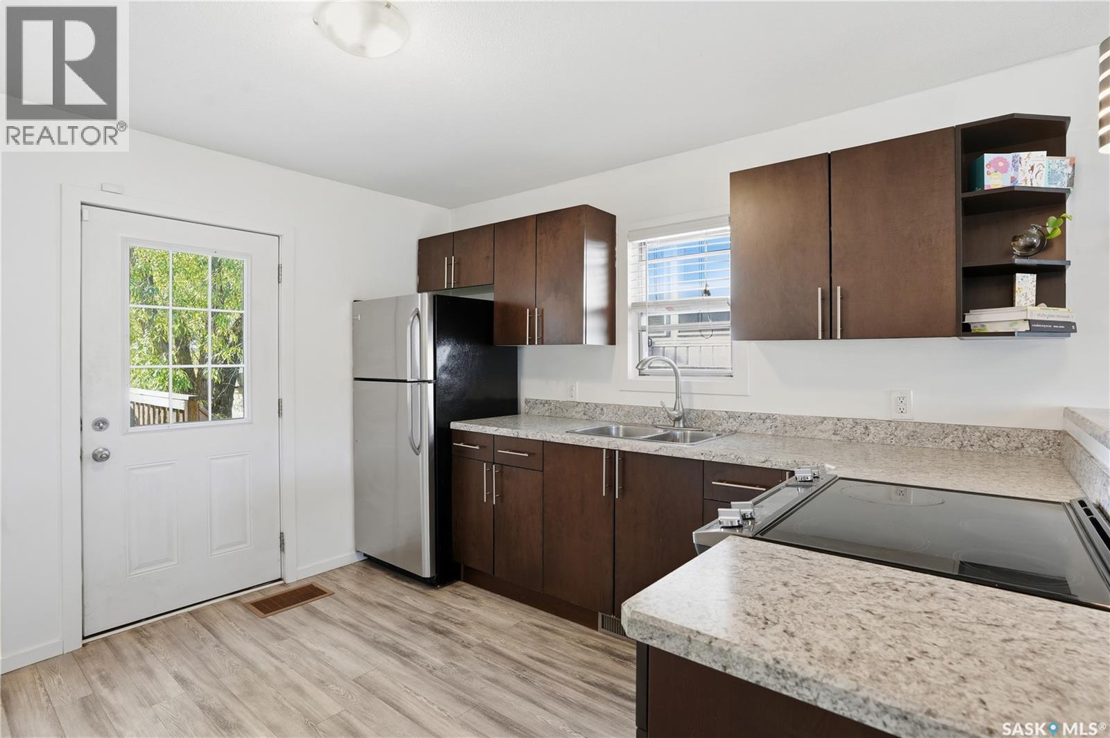 5023 8th Avenue, Regina, Saskatchewan  S4T 0W4 - Photo 9 - SK021880