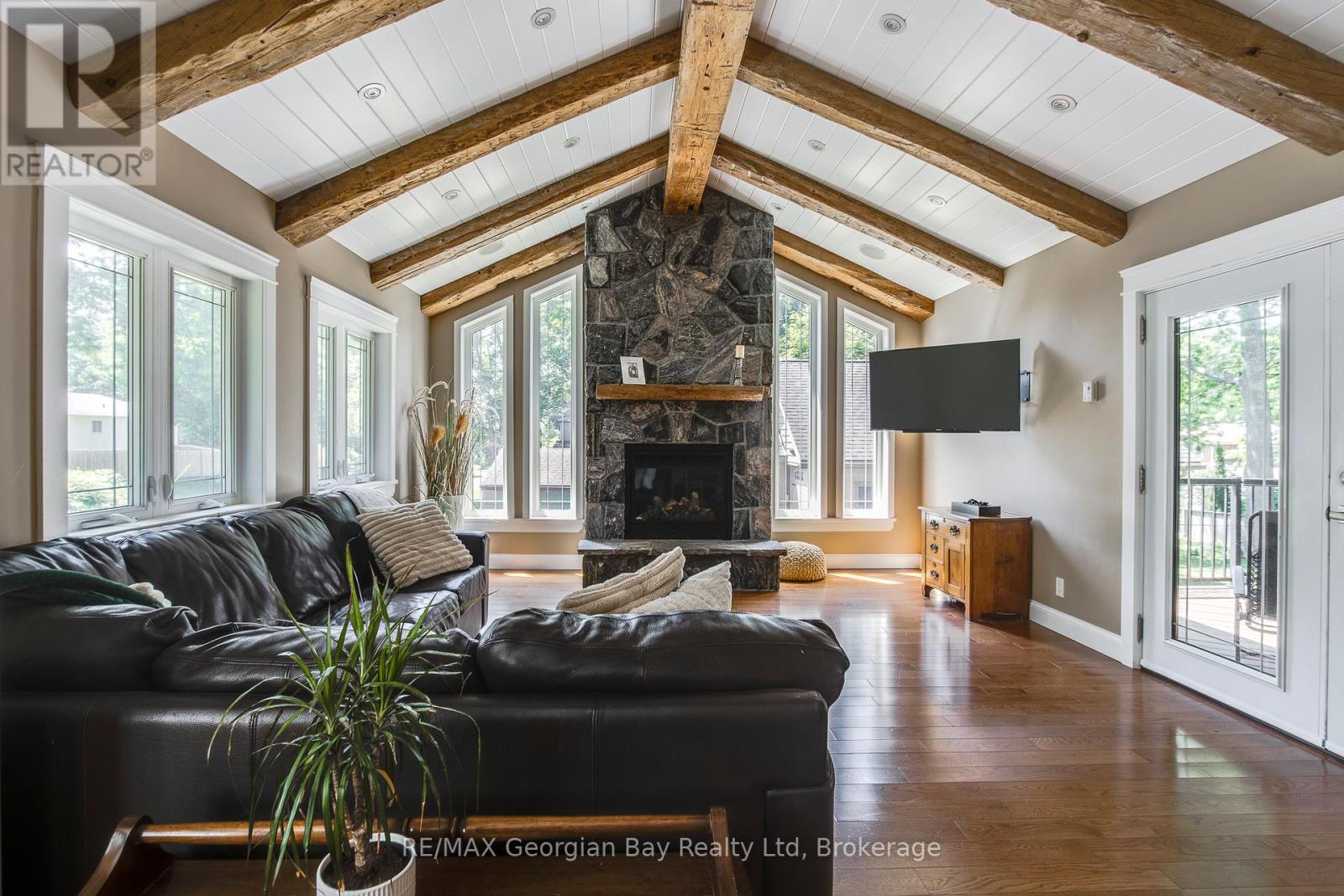 30 Brule Street, Penetanguishene, Ontario  L9M 1J1 - Photo 8 - S12485947