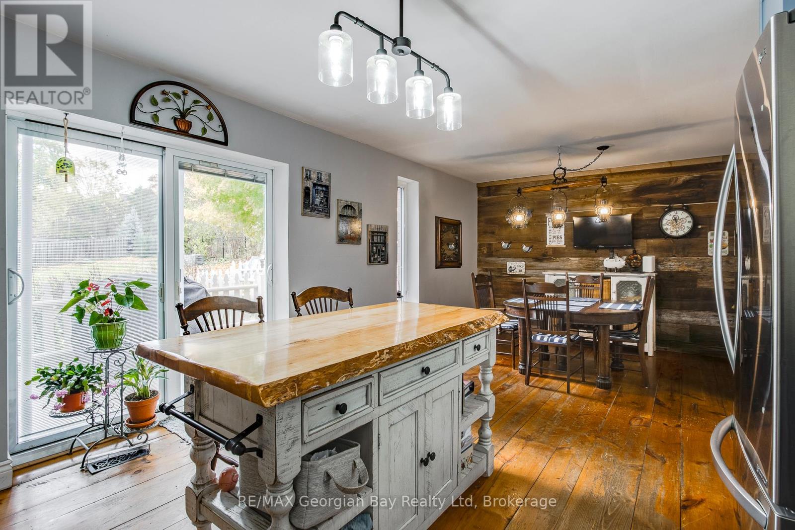 42 Water Street, Penetanguishene, Ontario  L9M 1M9 - Photo 10 - S12485958