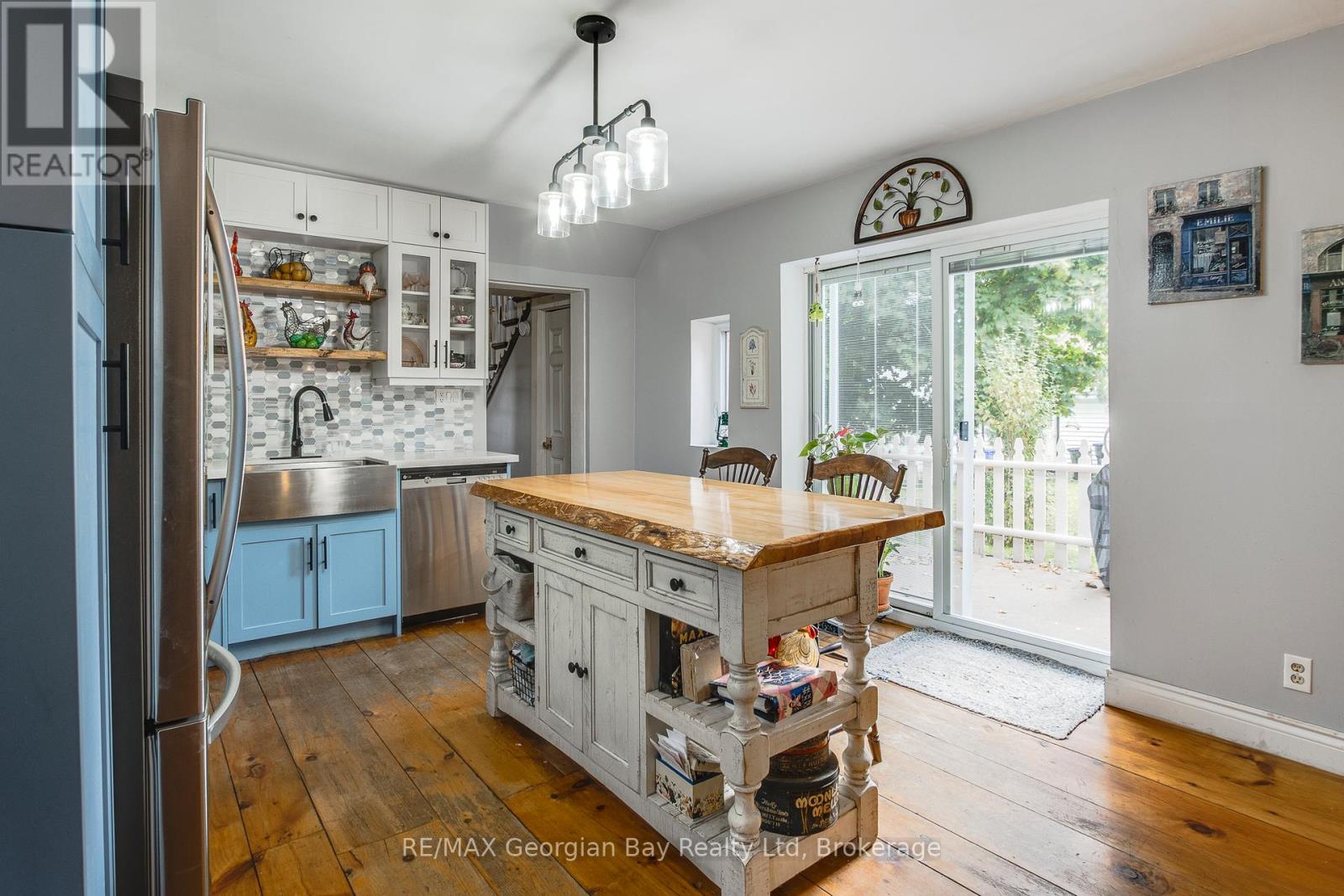 42 Water Street, Penetanguishene, Ontario  L9M 1M9 - Photo 12 - S12485958