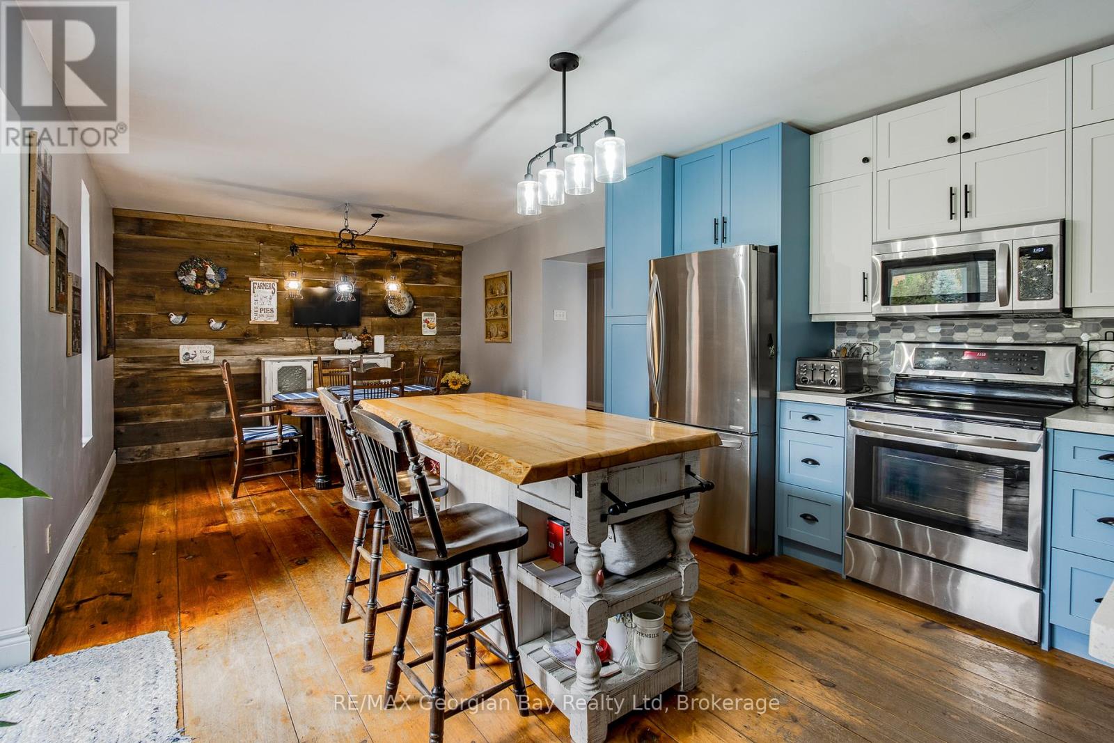 42 Water Street, Penetanguishene, Ontario  L9M 1M9 - Photo 14 - S12485958