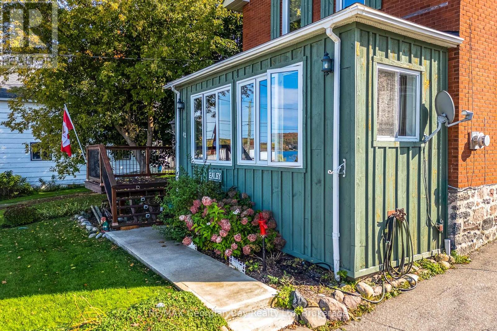 42 Water Street, Penetanguishene, Ontario  L9M 1M9 - Photo 35 - S12485958