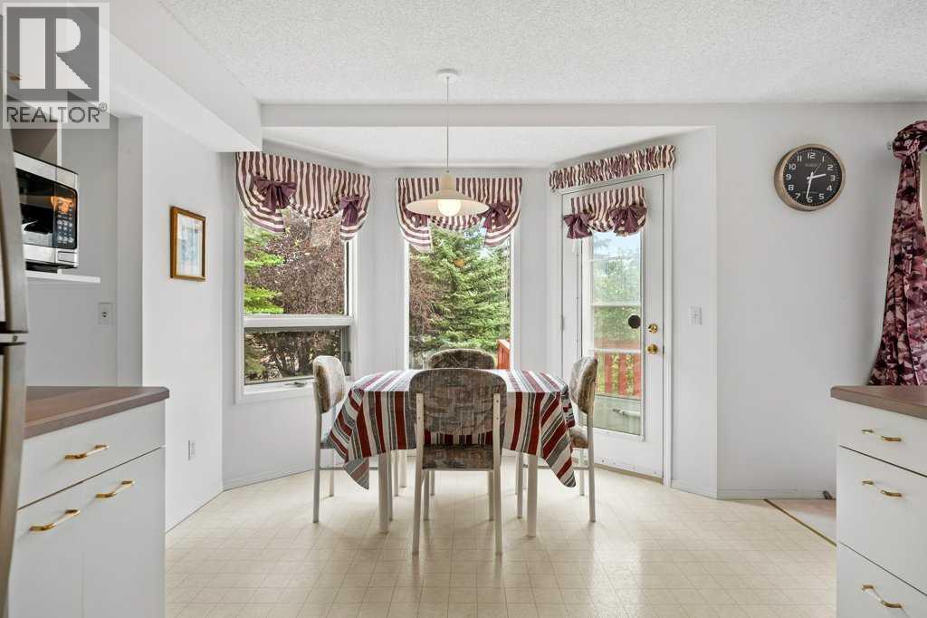 4 Hampshire Circle Nw, Calgary, Alberta  T3A 4Y3 - Photo 13 - A2240460