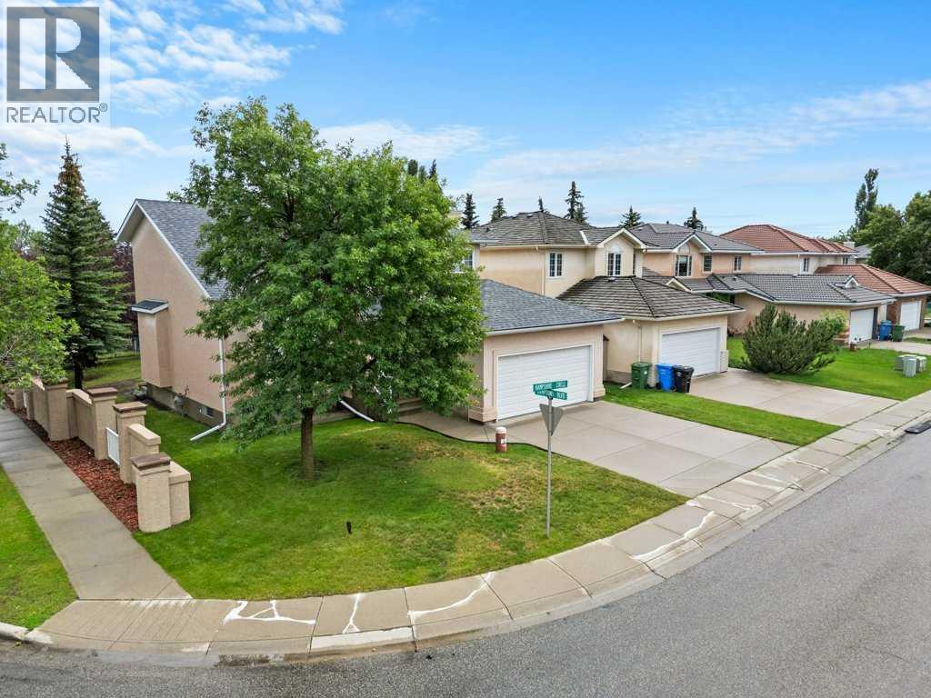 4 Hampshire Circle Nw, Calgary, Alberta  T3A 4Y3 - Photo 2 - A2240460