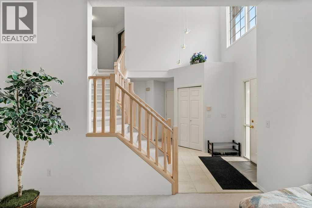 4 Hampshire Circle Nw, Calgary, Alberta  T3A 4Y3 - Photo 6 - A2240460