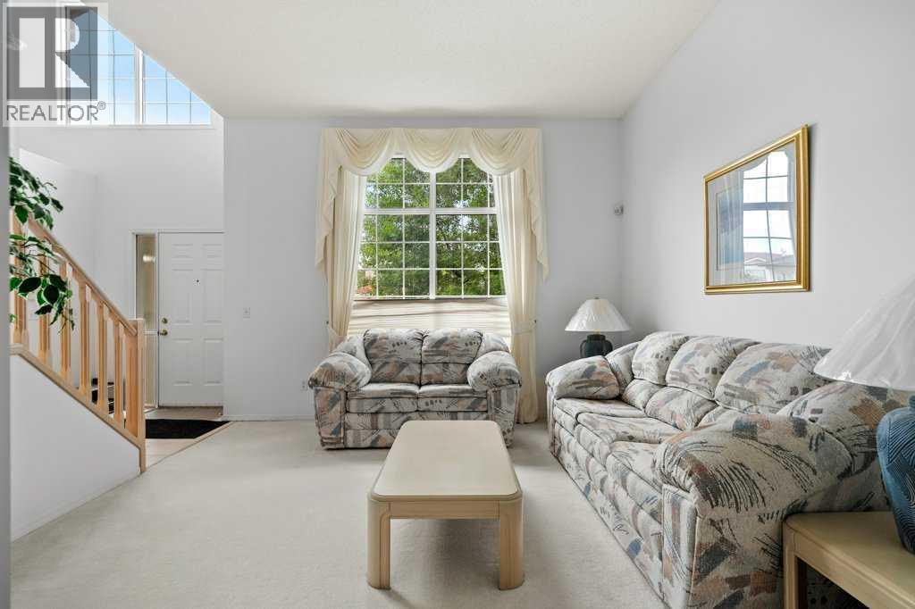 4 Hampshire Circle Nw, Calgary, Alberta  T3A 4Y3 - Photo 8 - A2240460