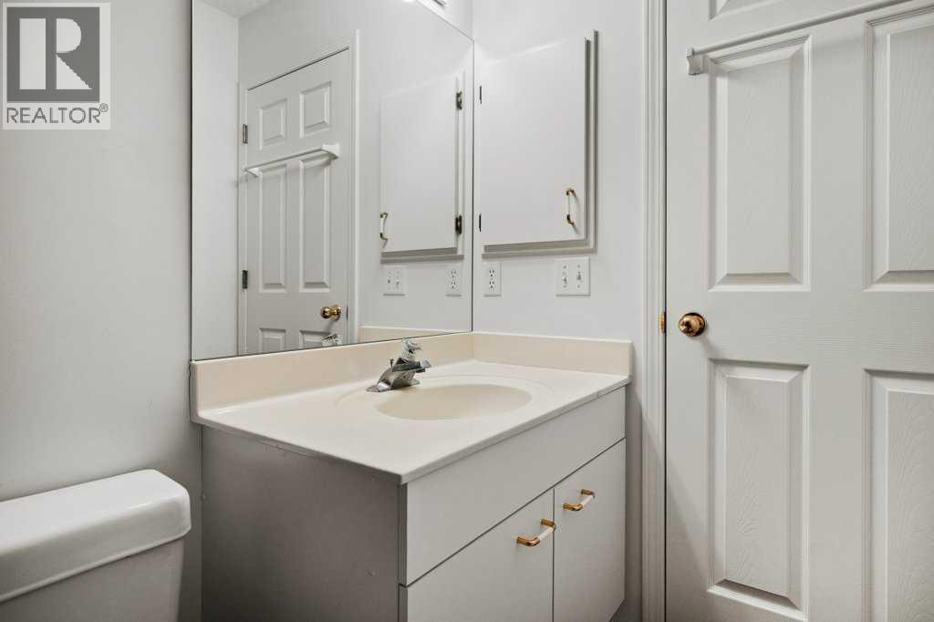 4 Hampshire Circle Nw, Calgary, Alberta  T3A 4Y3 - Photo 33 - A2240460