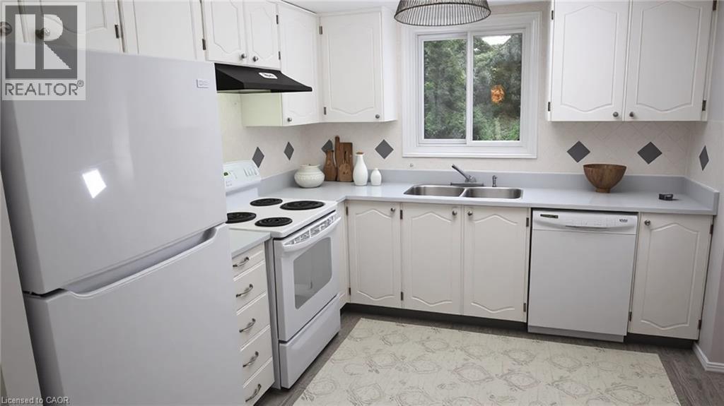 297 Bluevale Street N Unit# B, Waterloo, Ontario  N2J 4H6 - Photo 4 - 40778933