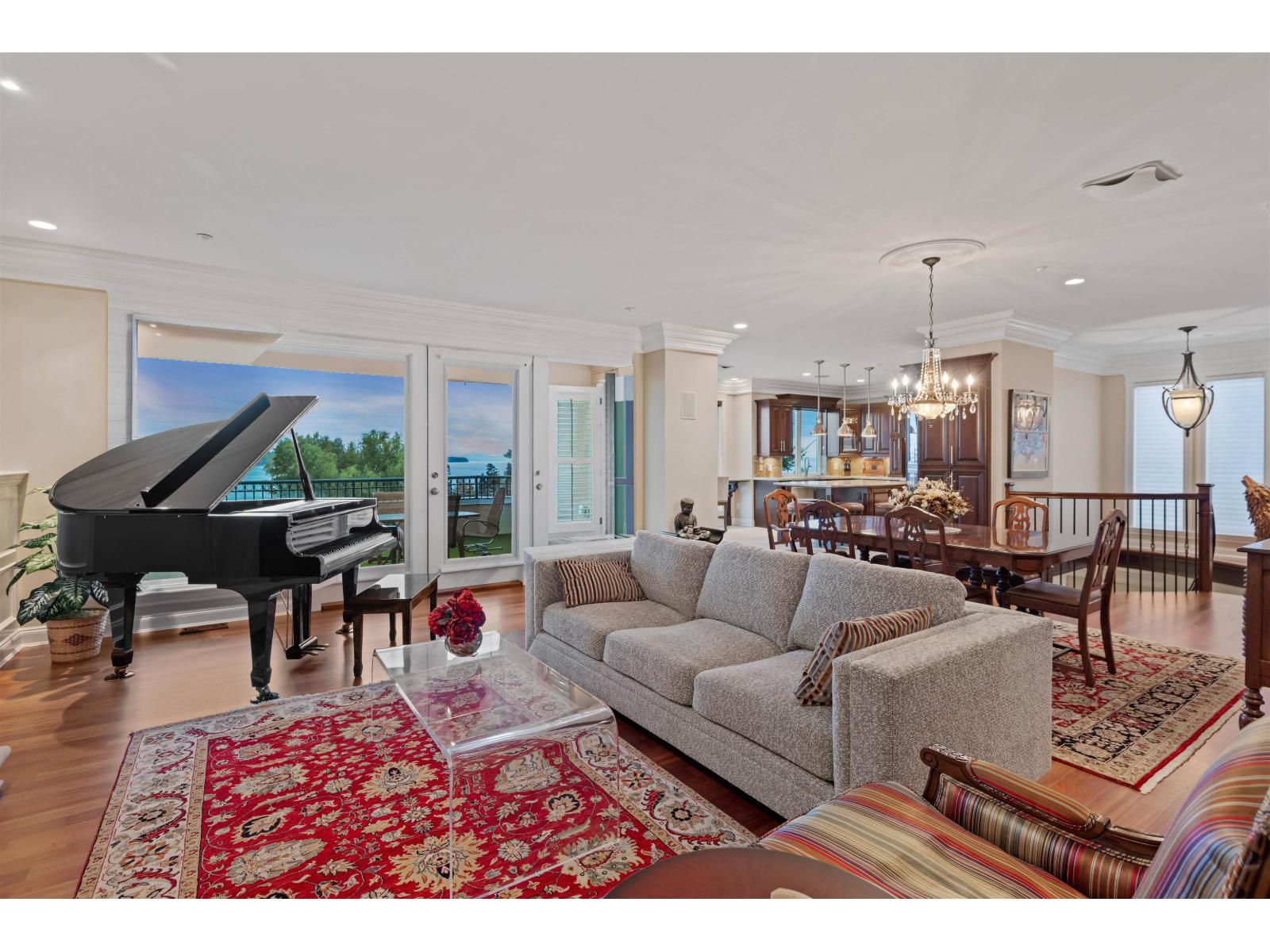 15781 Pacific Avenue, White Rock, British Columbia  V4B 1S5 - Photo 2 - R3062301