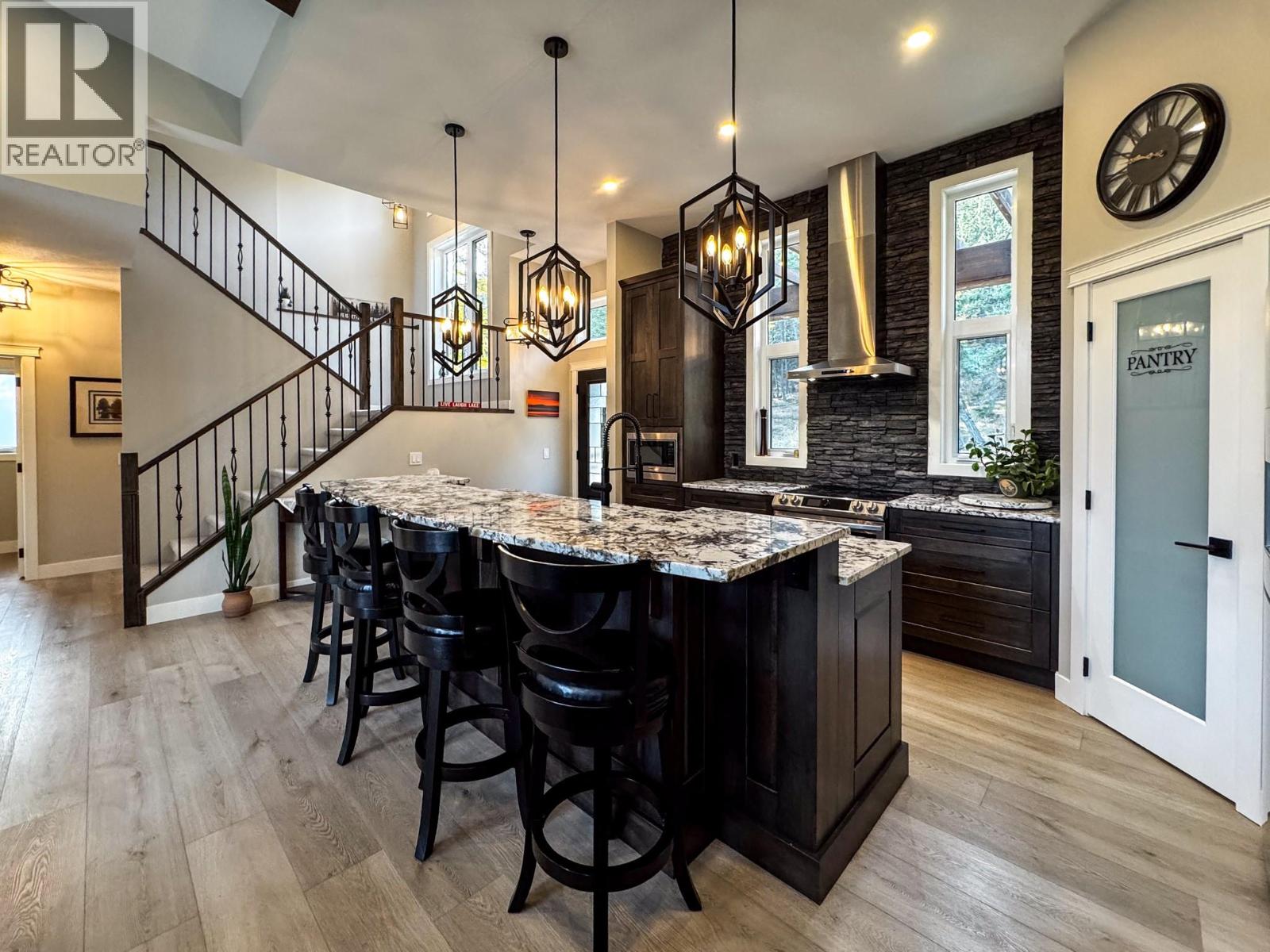 9905 Osprey Landing Drive, Wardner, British Columbia  V0B 2J0 - Photo 9 - 10366794