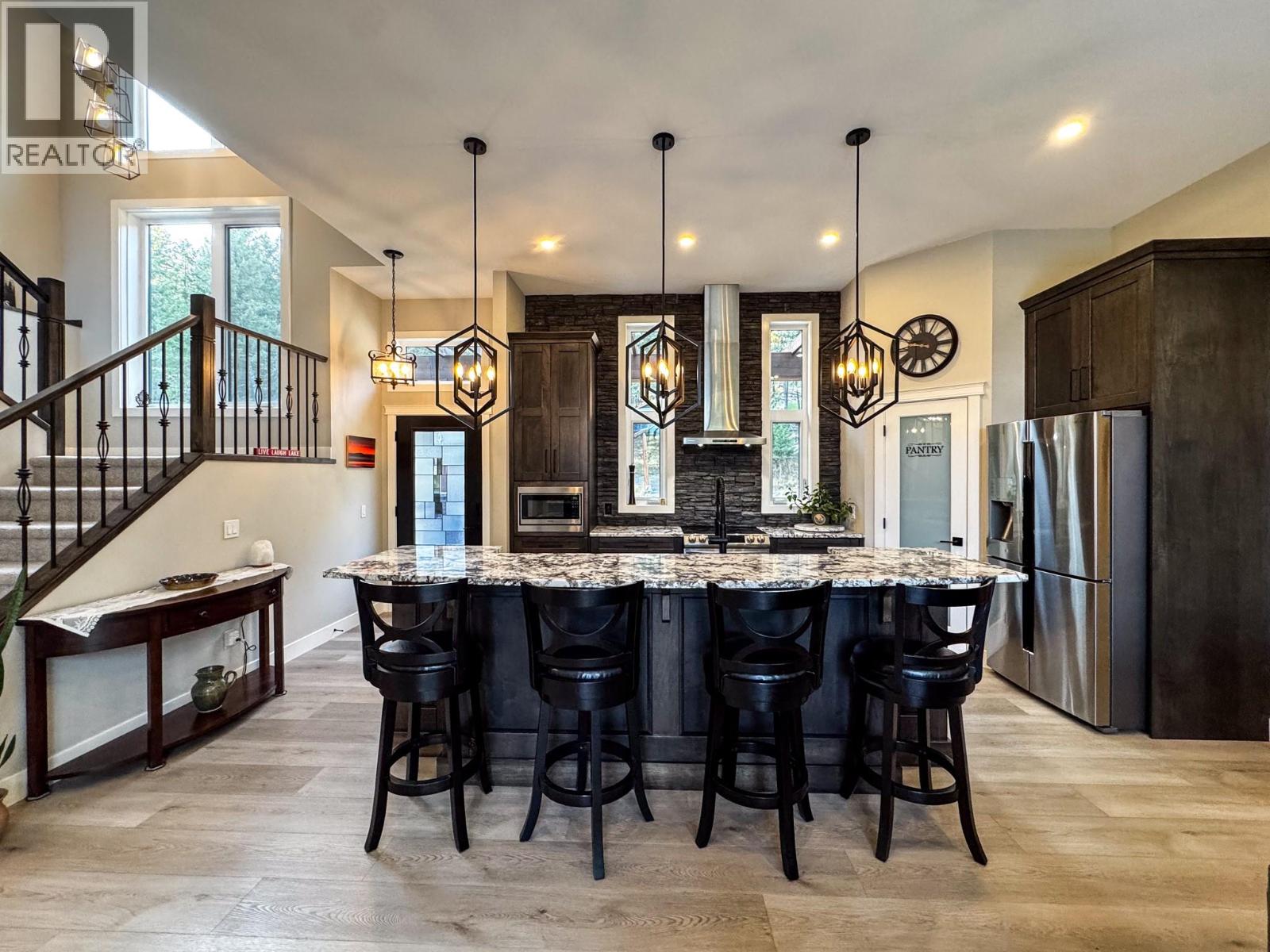 9905 Osprey Landing Drive, Wardner, British Columbia  V0B 2J0 - Photo 8 - 10366794