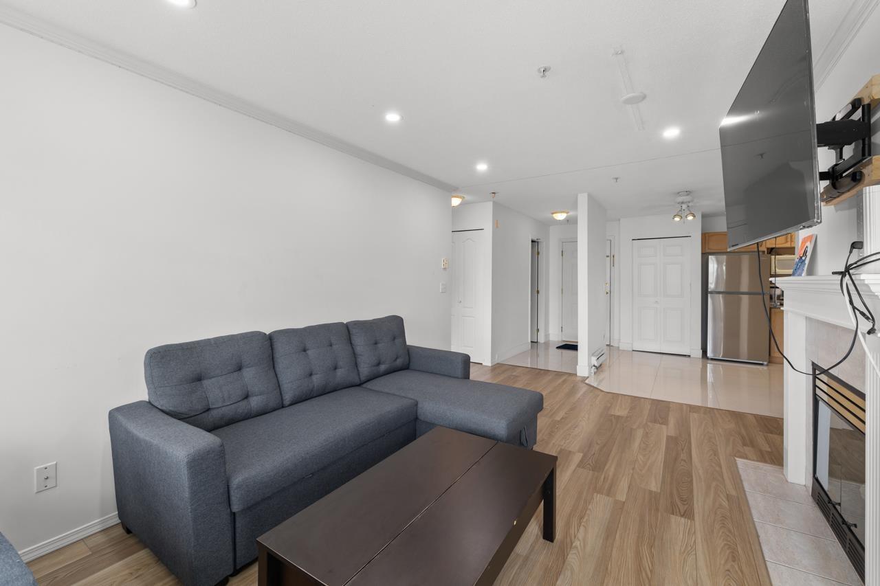 409 2958 Trethewey Street, Abbotsford, British Columbia  V2T 6P6 - Photo 3 - R3062268