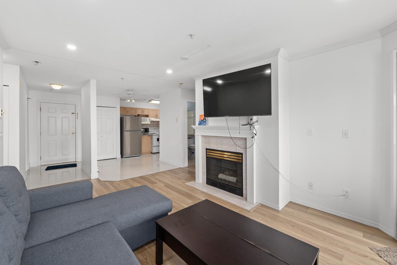 409 2958 Trethewey Street, Abbotsford, British Columbia  V2T 6P6 - Photo 4 - R3062268