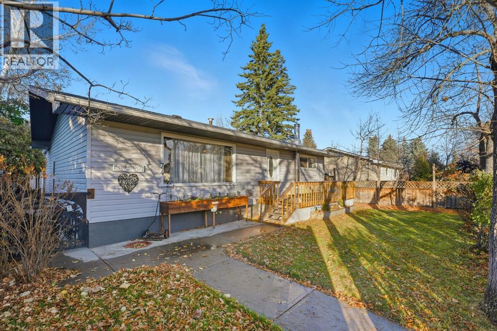 74 Mcrae Street E, Okotoks, Alberta  T1S 1J6 - Photo 1 - A2261407