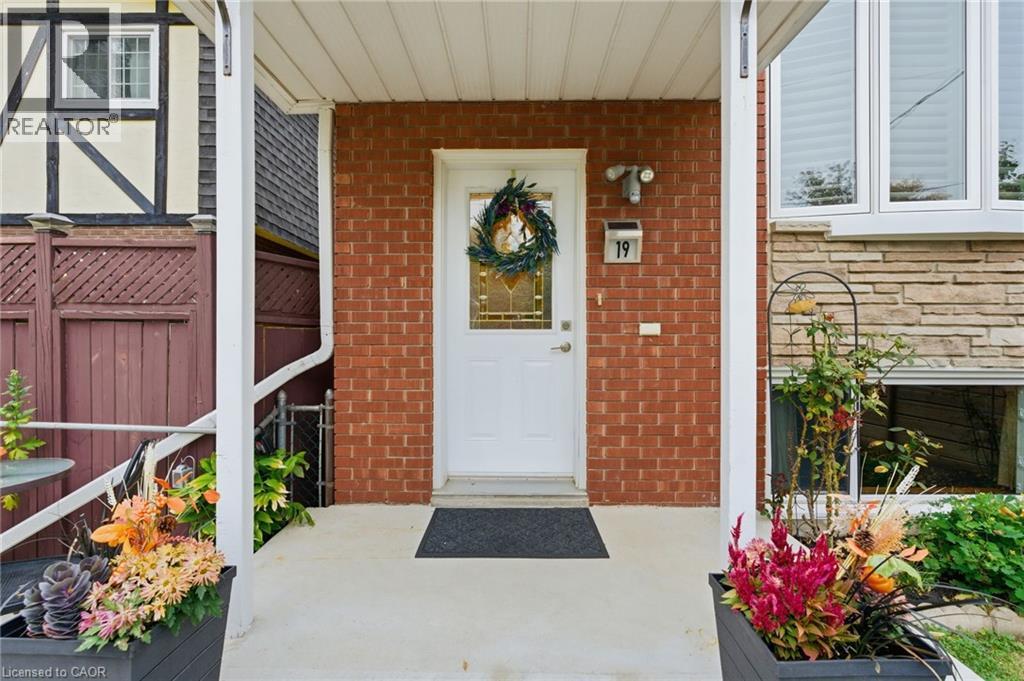 19 Victoria Terrace, Grimsby, Ontario  L3M 2E6 - Photo 8 - 40780370