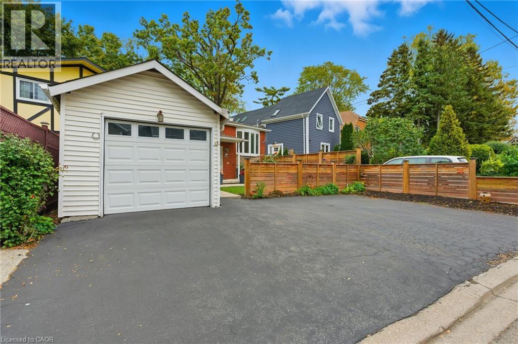 19 Victoria Terrace, Grimsby, Ontario  L3M 2E6 - Photo 4 - 40780370