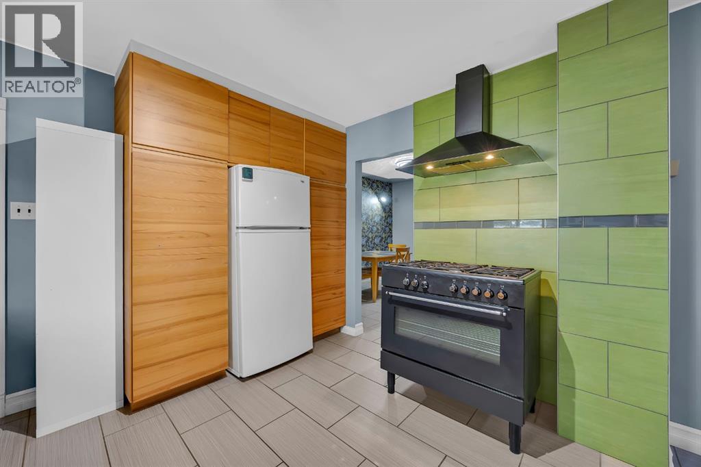 7932 36 Avenue Nw, Calgary, Alberta  T3B 1V7 - Photo 14 - A2264667