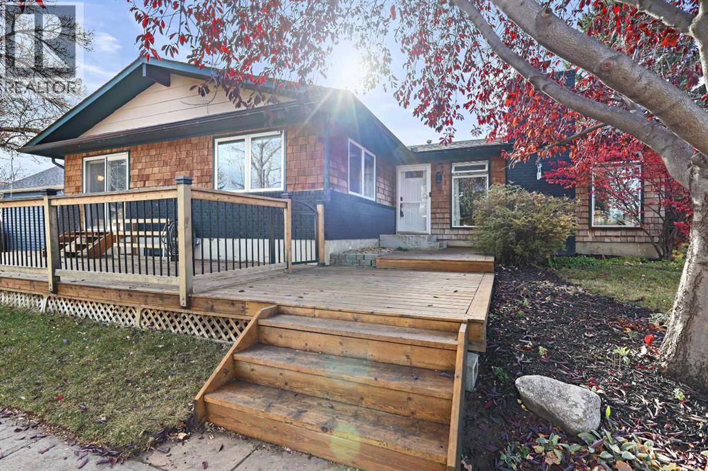 52 Sunhurst Road Se, Calgary, Alberta  T2X 1T1 - Photo 3 - A2266811