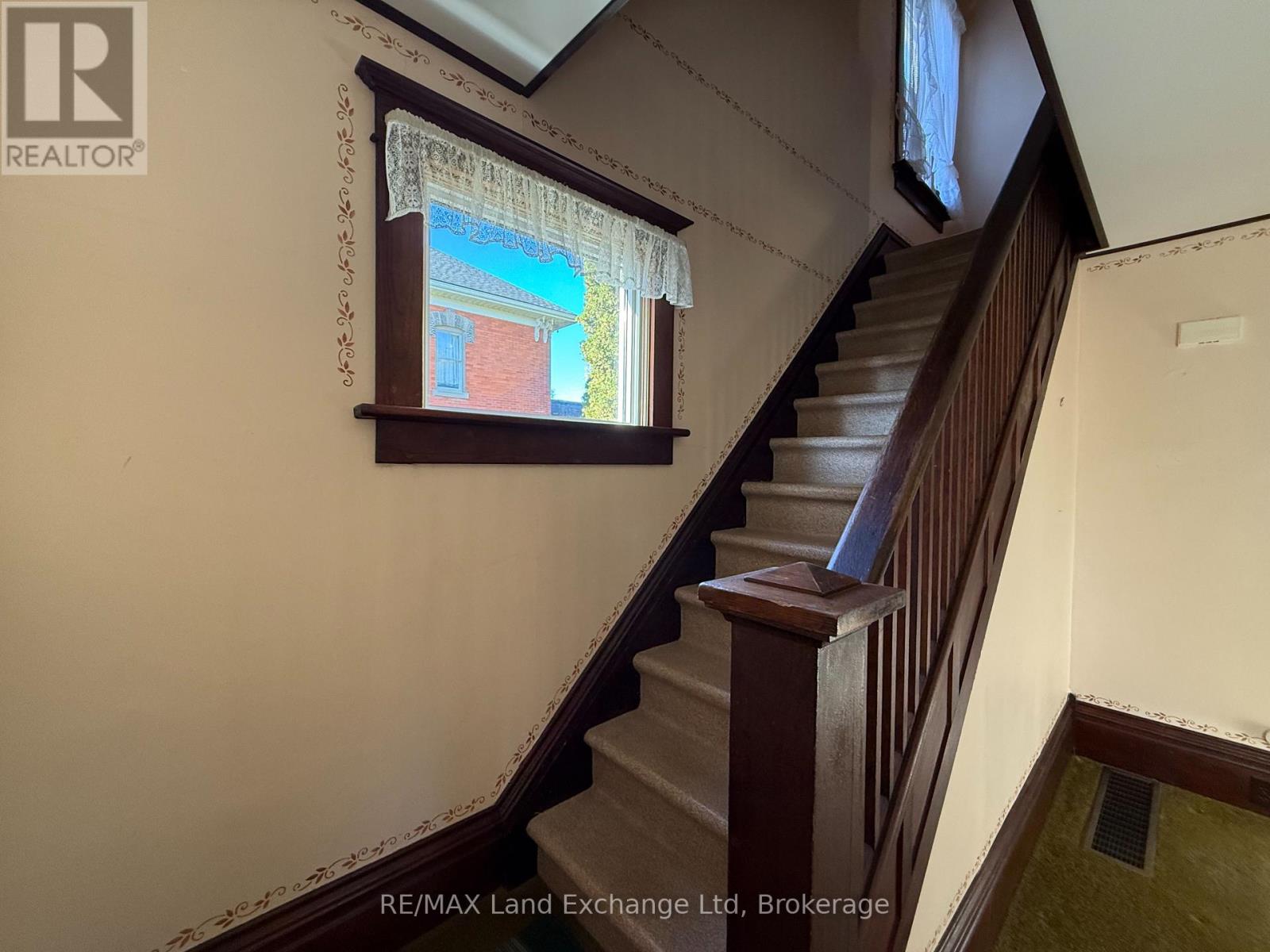 351 Queen Street, North Huron, Ontario  N0M 1H0 - Photo 19 - X12485865