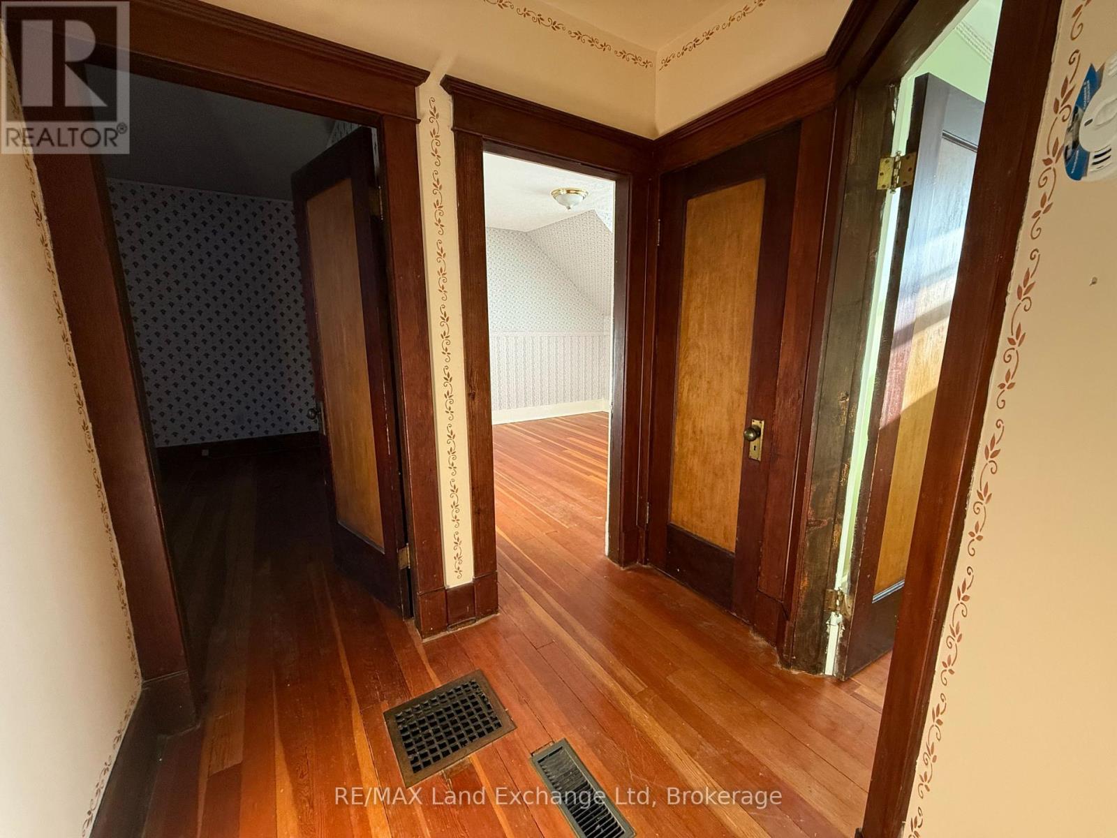 351 Queen Street, North Huron, Ontario  N0M 1H0 - Photo 20 - X12485865