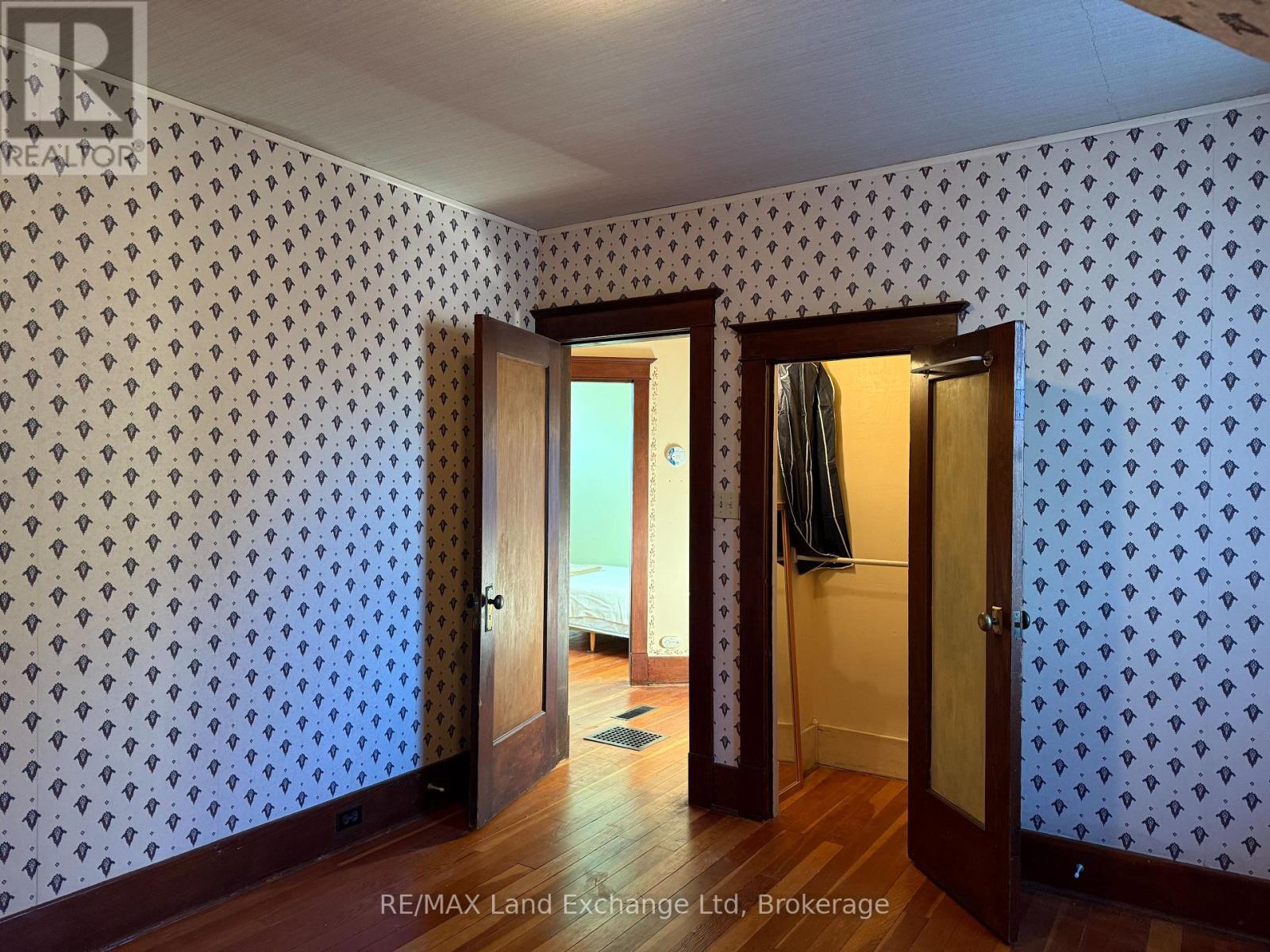 351 Queen Street, North Huron, Ontario  N0M 1H0 - Photo 22 - X12485865