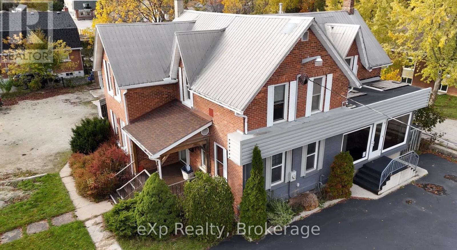 1602 9th Avenue E, Owen Sound, Ontario  N4K 6S2 - Photo 3 - X12485921