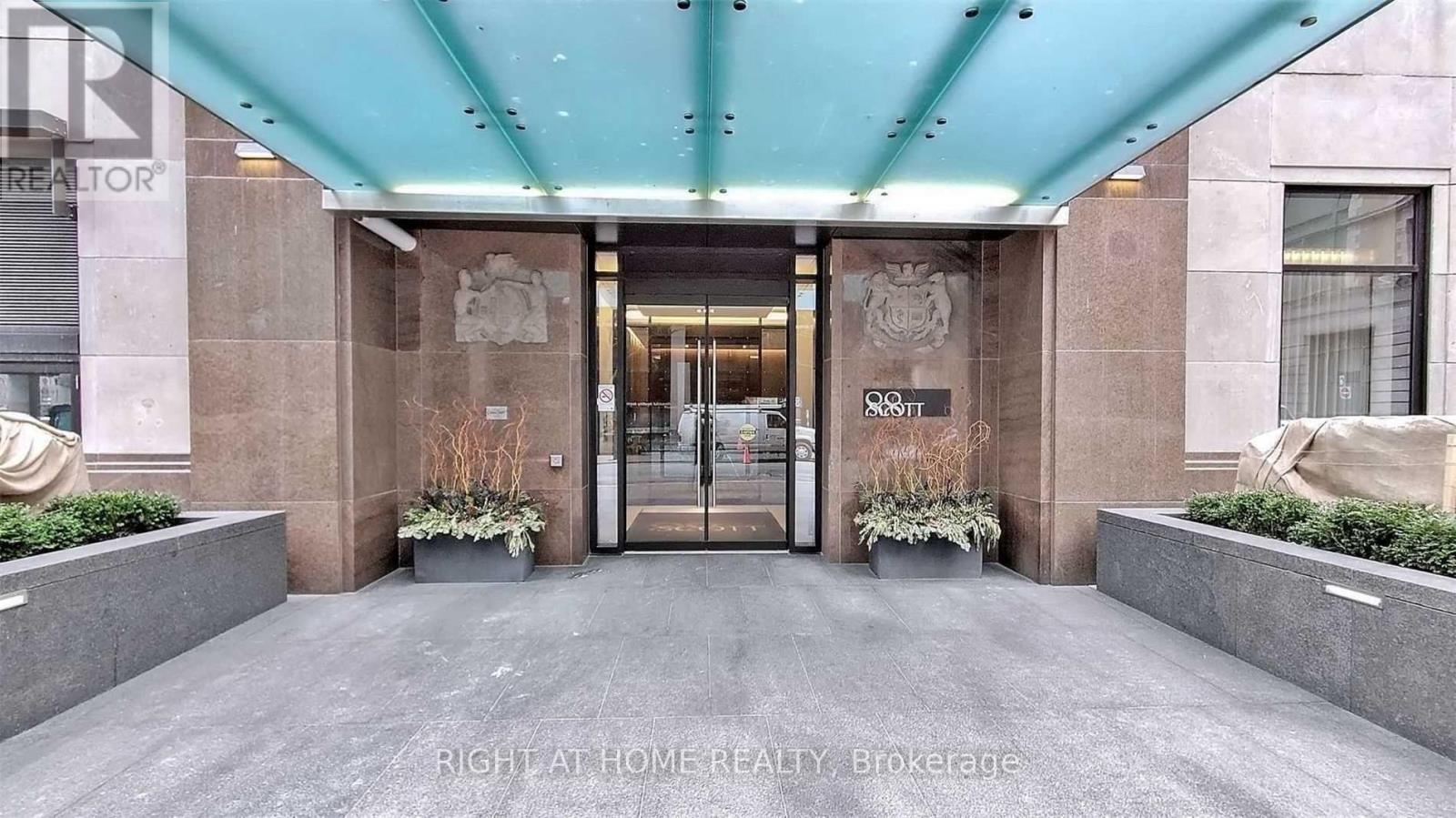 4707 - 88 Scott Street, Toronto, Ontario  M5E 0A9 - Photo 18 - C12485815